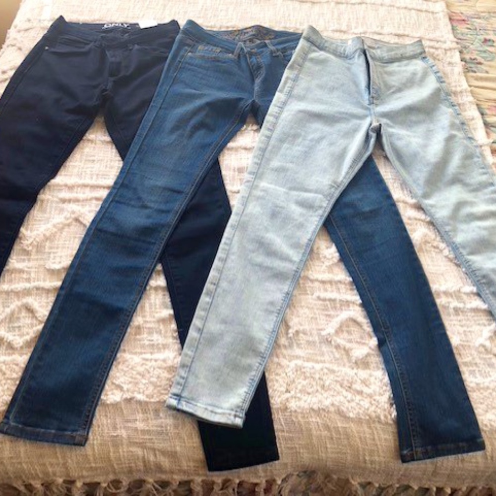 3 BLUE JEANS FOR SALE